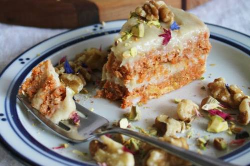 tarta zanahoria raw.jpg