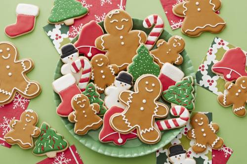 EasyChristmasSugarCookies_188693_02-scaled-1.jpg